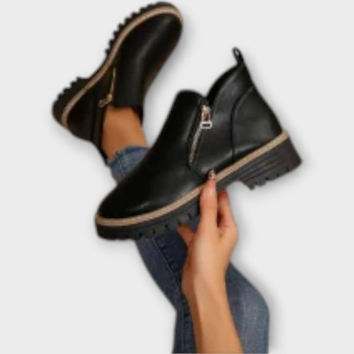 Elegant Boots with High Comfort