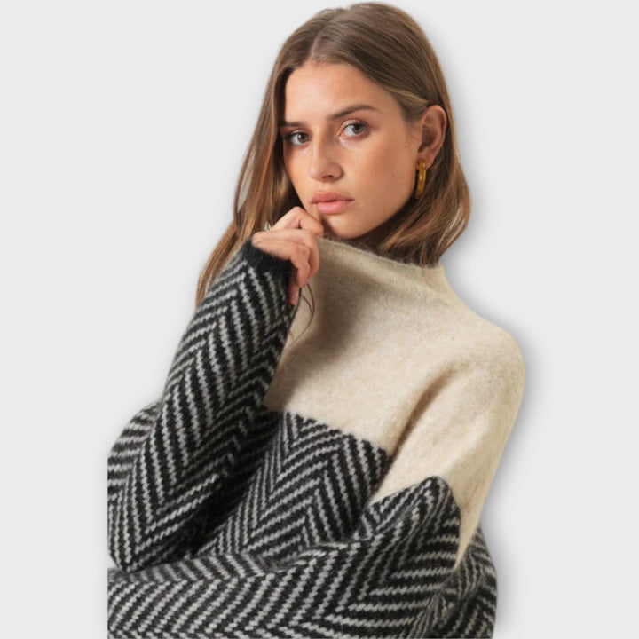 Aurora - Soft Turtleneck Sweater